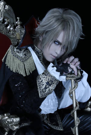 kamijo-692x1024.jpg